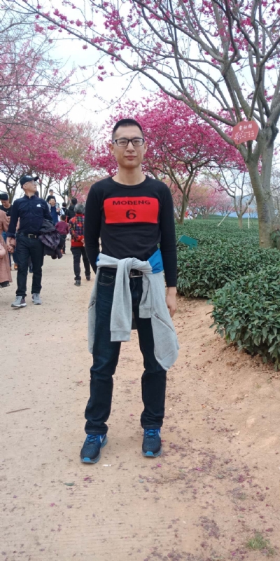 小梁的第二张照片--连江婚介网