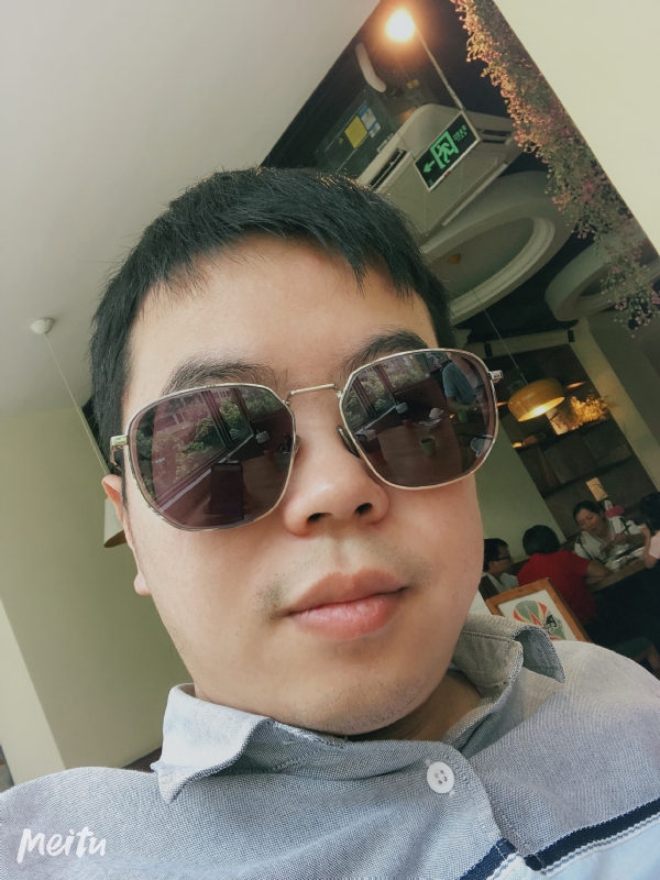 月台等路人的第一张照片--连江婚介网