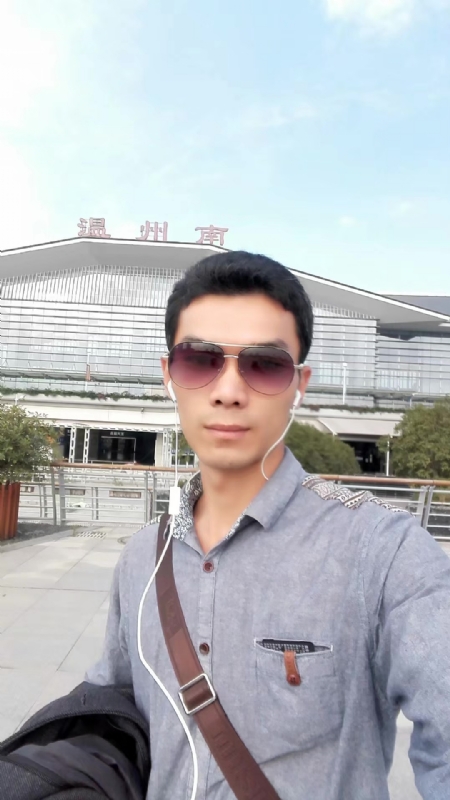错把真心喂了狗的第三张照片--连江婚介网