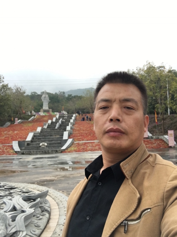 开心的松鼠的第一张照片--连江婚介网