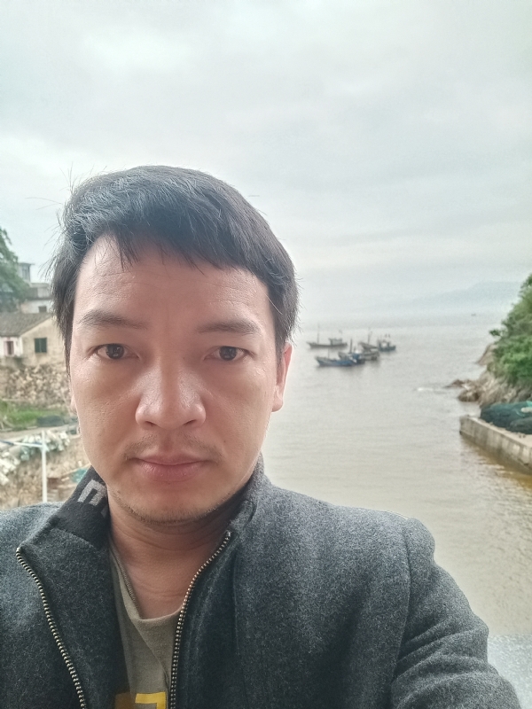 啊亮的第一张照片--连江婚介网