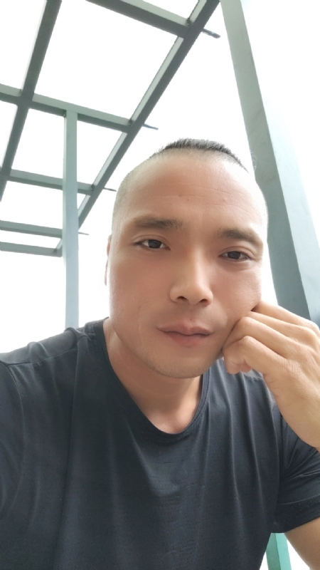 伯爵的第三张照片--连江婚介网